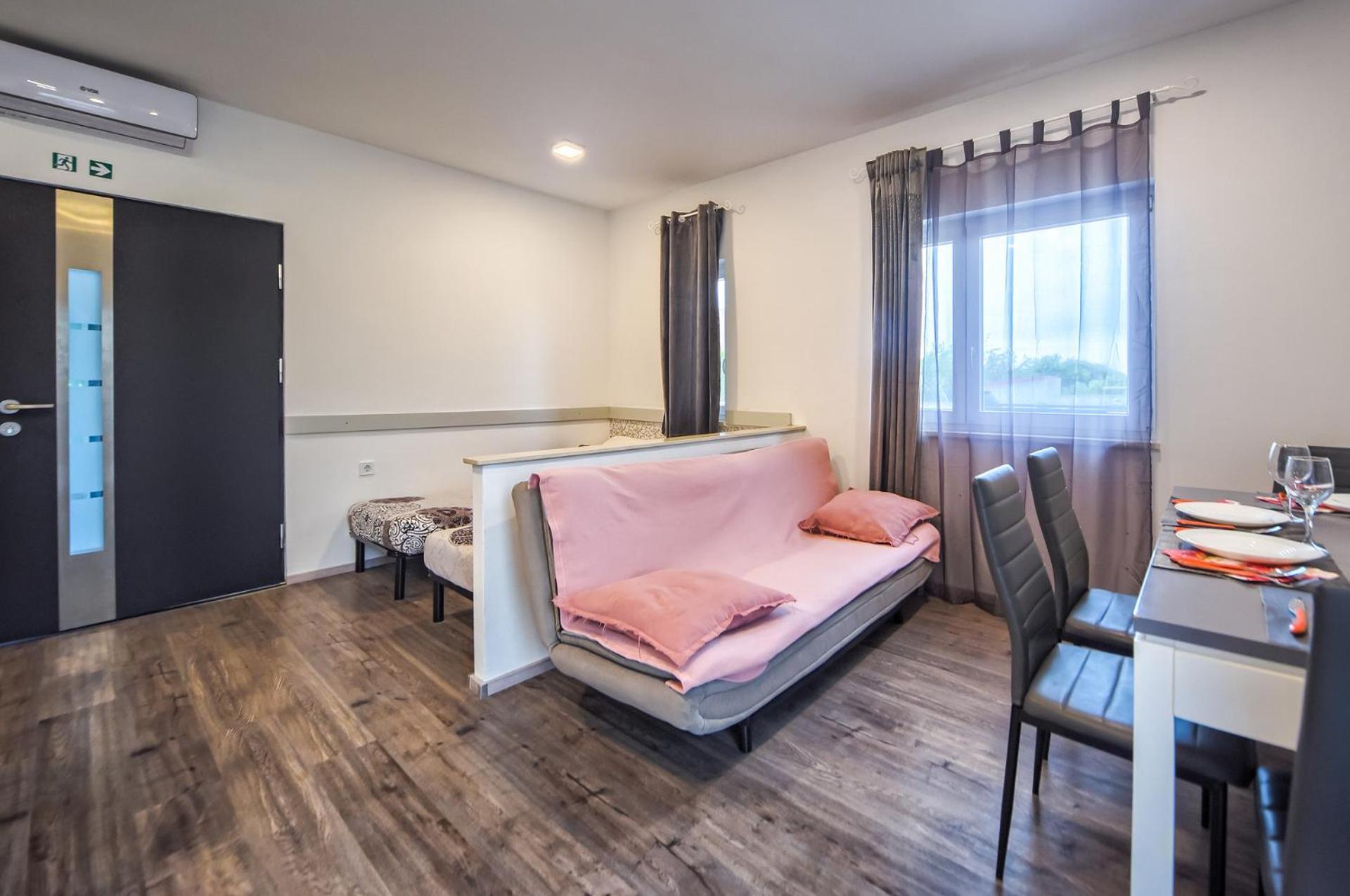 Apartments Laura Fažana エクステリア 写真